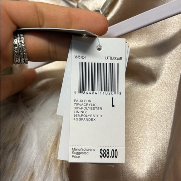 FUR VEST - Picture 3 of 3